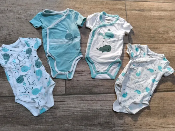 Lot de 4 bodys M-C