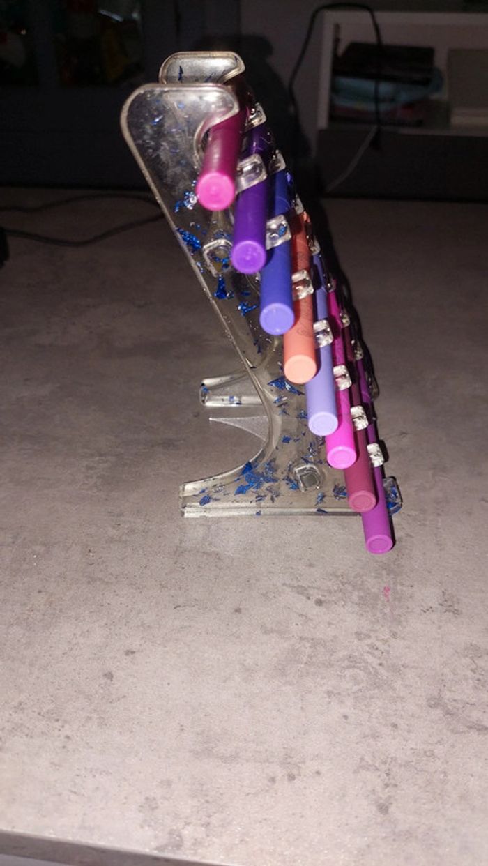 Porte crayon en résine - photo numéro 2