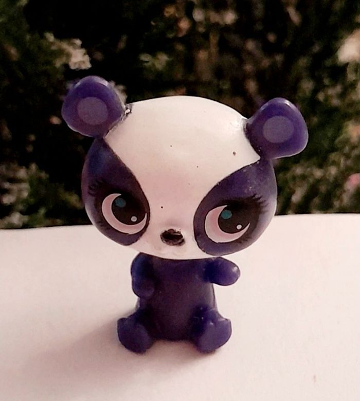 Petite Figurine Littlest Pet Shop Panda blanc et violet