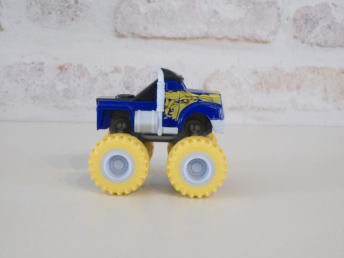 Monster Trucks - Crusher - Les monstres Machines (J5) - photo numéro 3