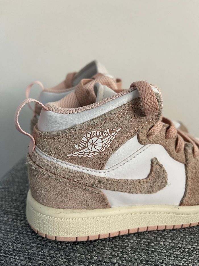Baskets Montantes Jordan Pour Filles Taille 29,5 - photo numéro 3