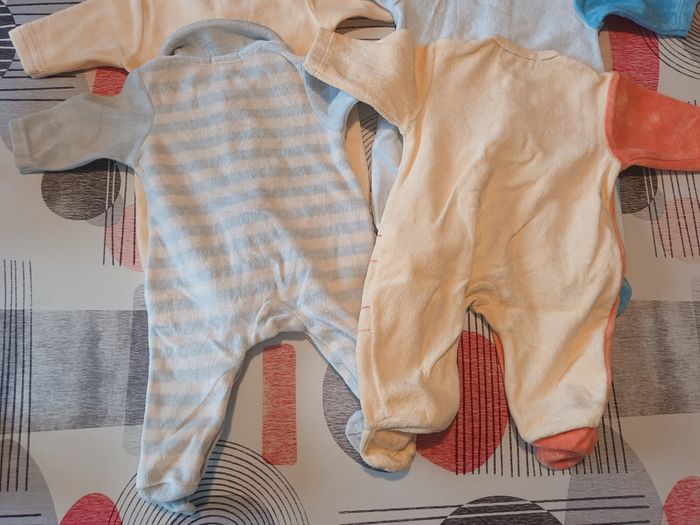 Lot 4 pyjamas qui s'ouvrent devant Taille 1 mois - photo numéro 7
