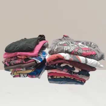Lot de 24 T-shirts - toutes marques - taille 12 ans