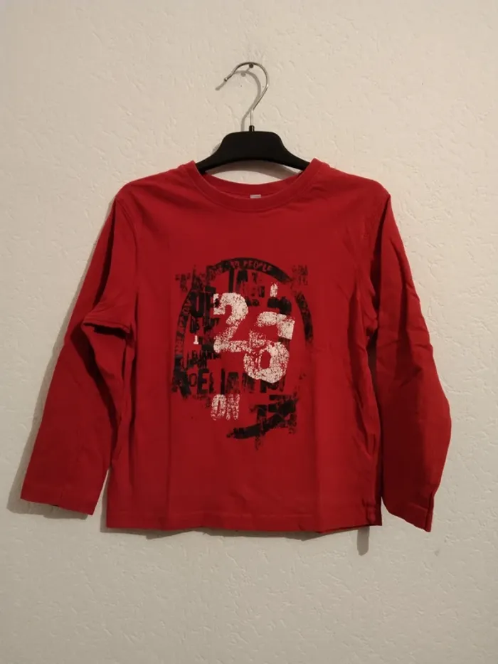 tee shirt rouge manches longues garcon 5 ans