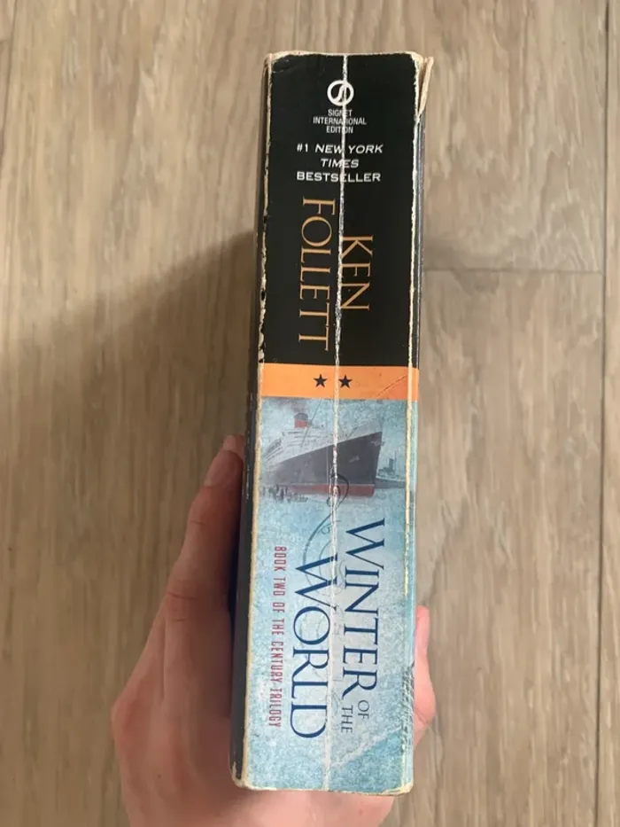 Winter of the World - Ken Follett - photo numéro 3
