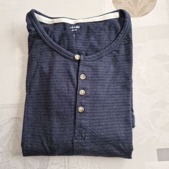T Shirt bleu avec rayures bleues
