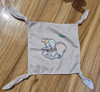 Doudou carré Dumbo