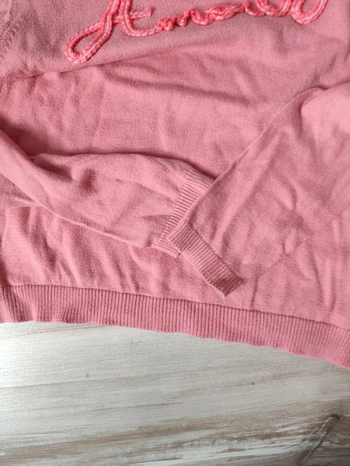 Pull Kiabi 8 ans fin " Amour " - photo numéro 2