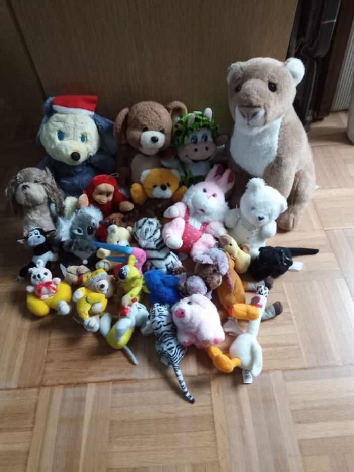 30 peluches