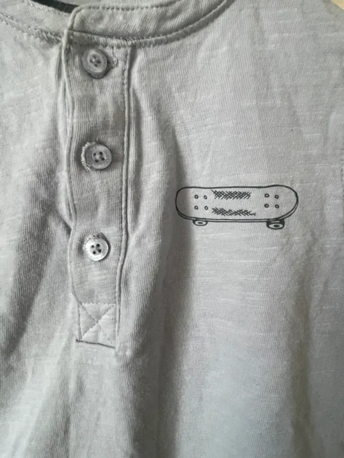 T shirt gris - photo numéro 2