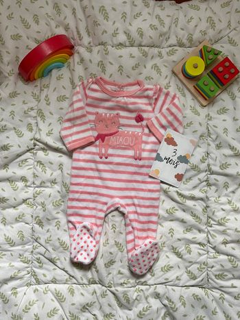 pyjama grenouillère en velours rayé rose et blanc 3 mois gémo