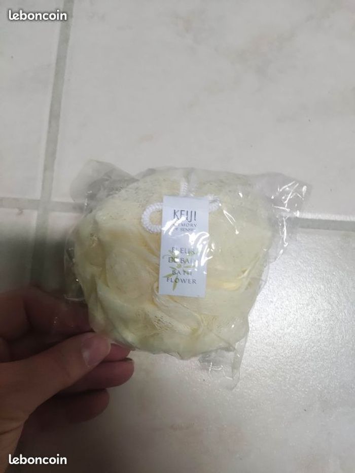 Éponge de bain. Neuve