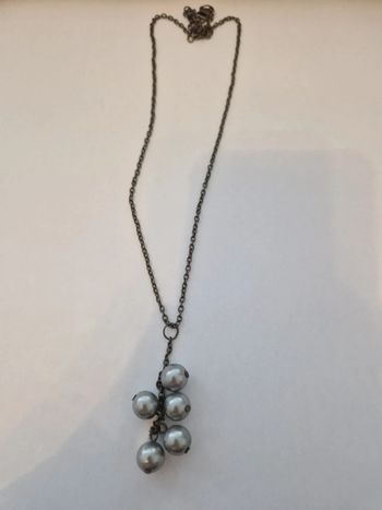 Collier fantaisie perles grises