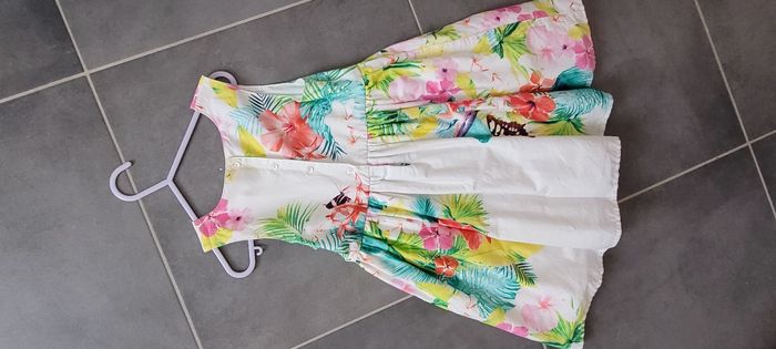 Robe 4/5ans été - photo numéro 2