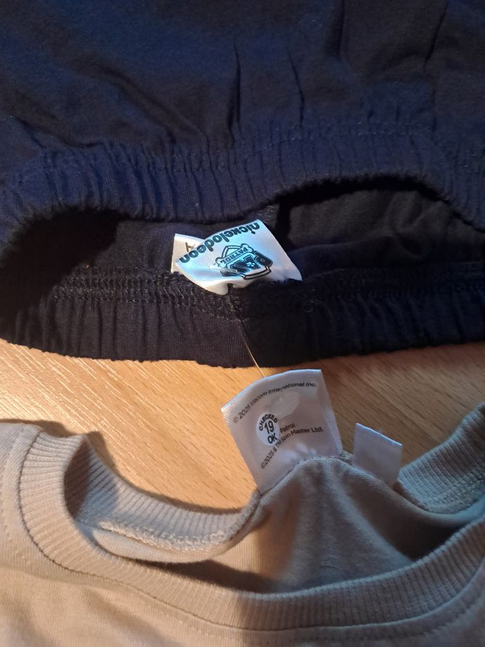 Lot de pyjama et 5 slips pat patrouille neuf 6ans - photo numéro 2