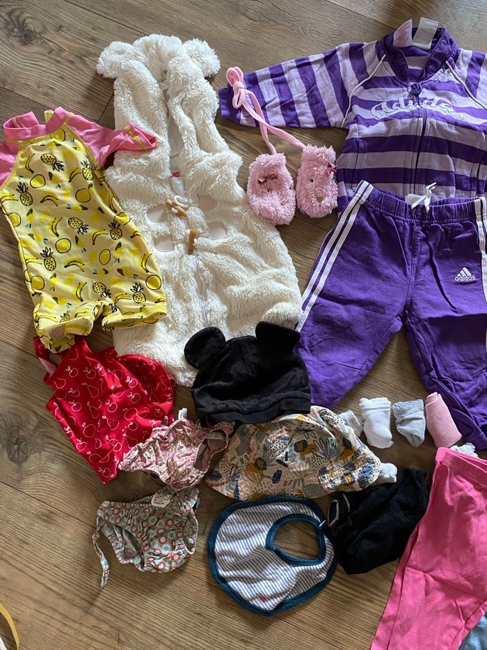 Lot 35 vêtements fille T12 mois - photo numéro 5