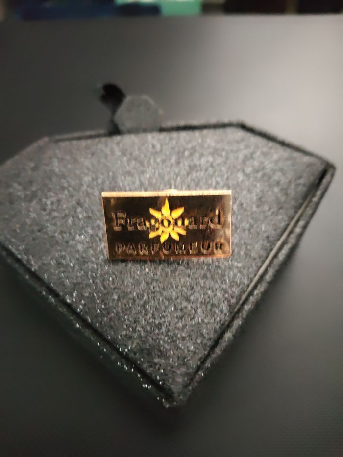 PIN'S authentique FRAGONARD - photo numéro 2