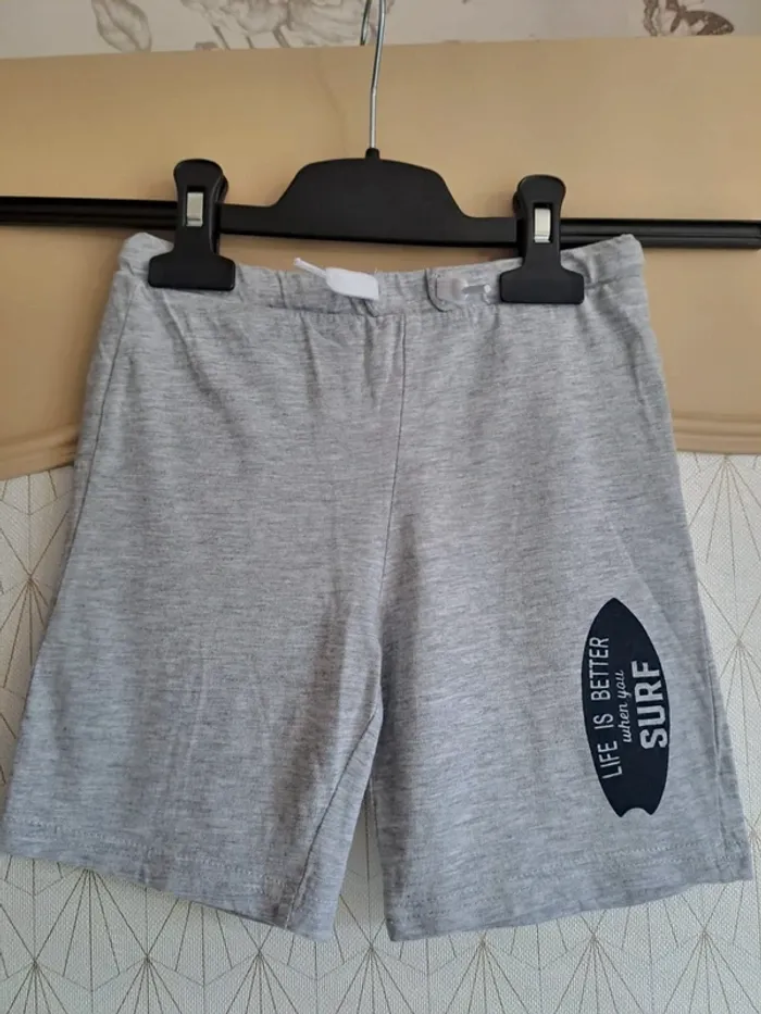 Short gris garçon tbe U essentiel 5 ans