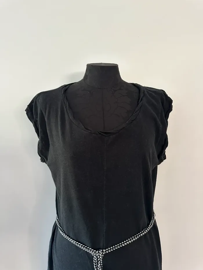 Robe noire légère - photo numéro 2