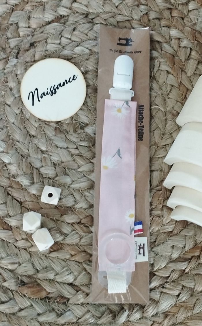 Attache tétine anneau silicone