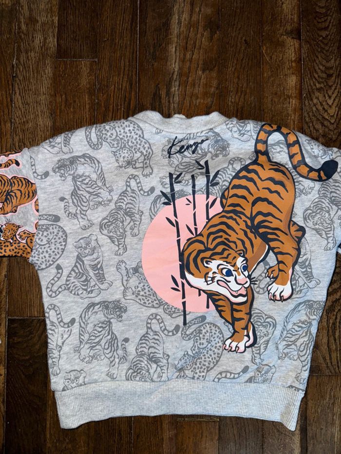 sweat Kenzo gris avec du rose 4 ans valeur 115 euros - photo numéro 2
