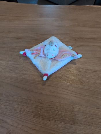 Doudou peluche bébé