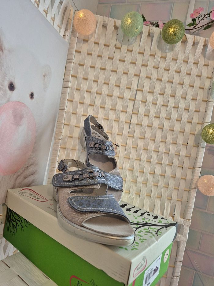 💕Magnifiques sandales confort Kiarflex NEUVES tout cuir T38 femme 💕 - photo numéro 3