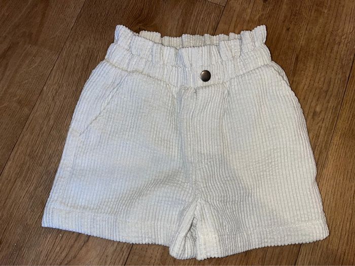 Short blanc