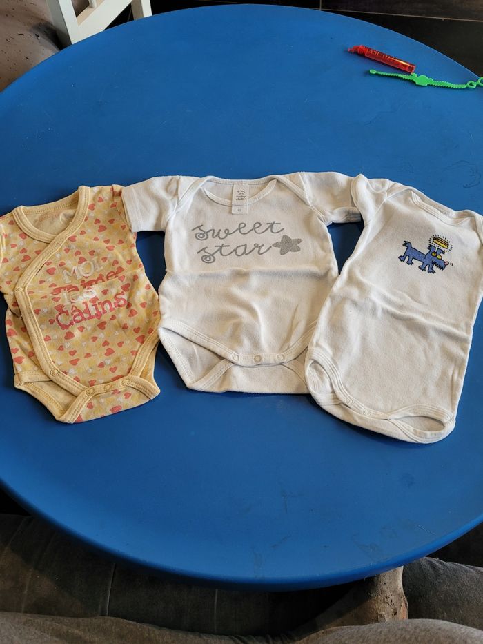 3 bodies manches courtes 3 mois