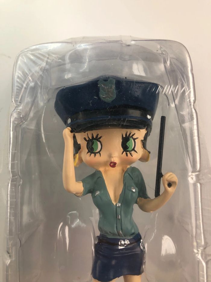 Betty boop agent de police statuette résine - photo numéro 2