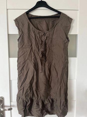Robe kaki