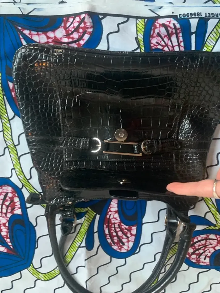 Sac à main noir vernis chic imitation croco 6 poches neuf - photo numéro 3