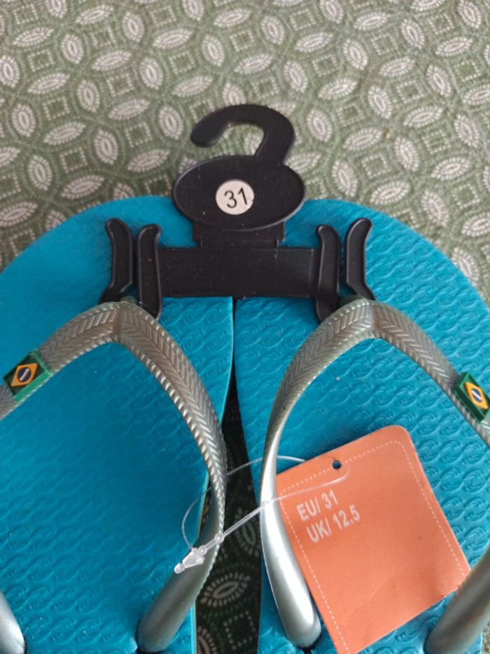 Paire de claquettes neuves pointure 31 - photo numéro 8