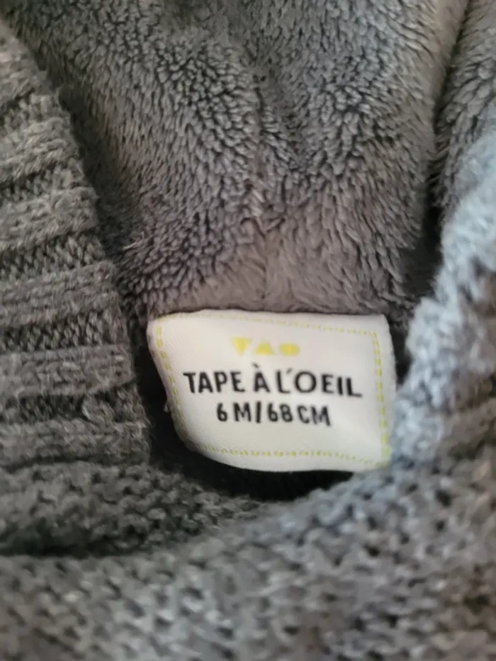 Pull tape a l'œil 6 mois - photo numéro 2