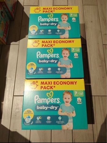 3 maxi pack Pampers taille 7 baby dry