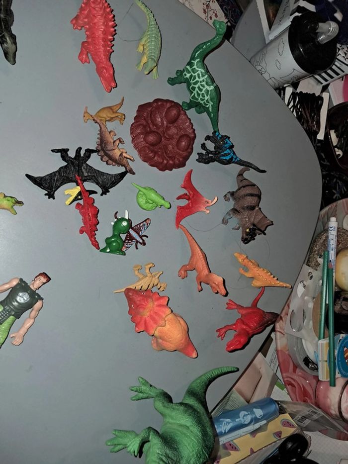 Gros lot de dinosaures avec son sac stégosaure - photo numéro 4