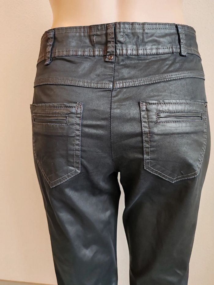 Pantalon noir enduit femme - photo numéro 3