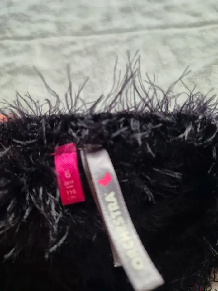 Pull noir avec licorne - photo numéro 2