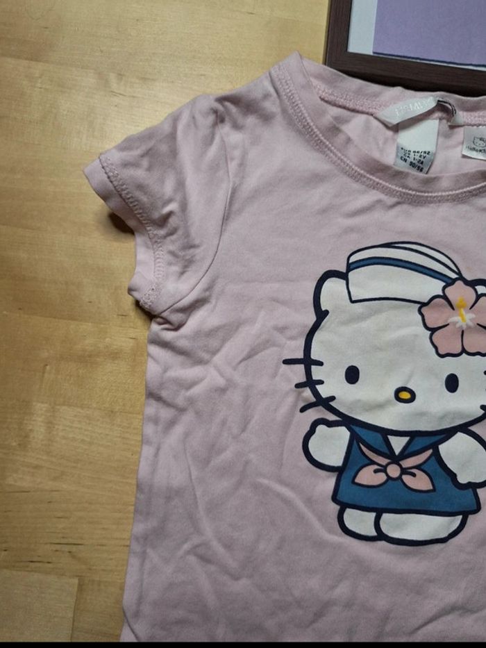 T-shirt manches courtes pour fille taille 24 mois Marque H&M bon état - photo numéro 2