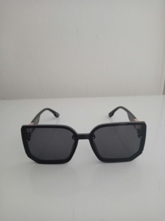 Lunettes Versace - photo numéro 3