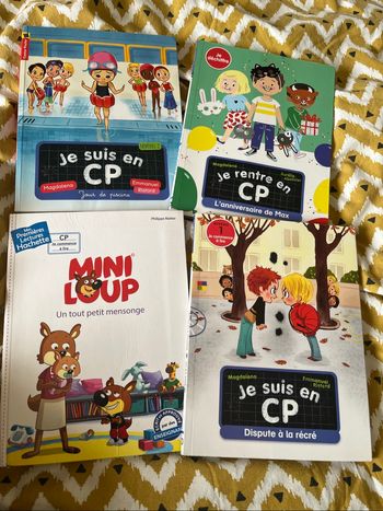Lot de 4 livres premières lecture, je suis en CP