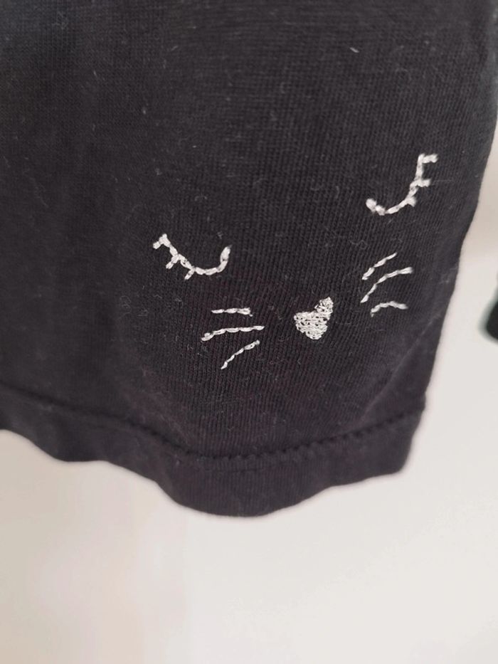 Haut noir col blanc - photo numéro 3