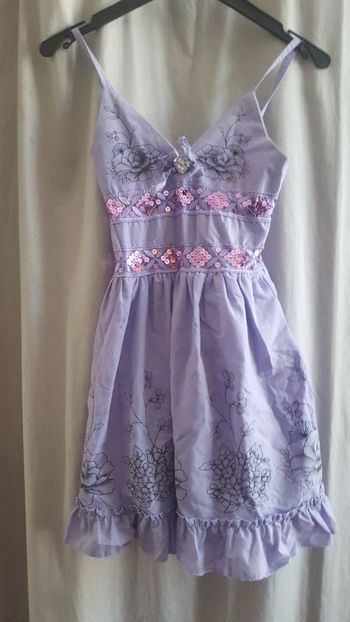 robe violette 6/8 ans très bon état