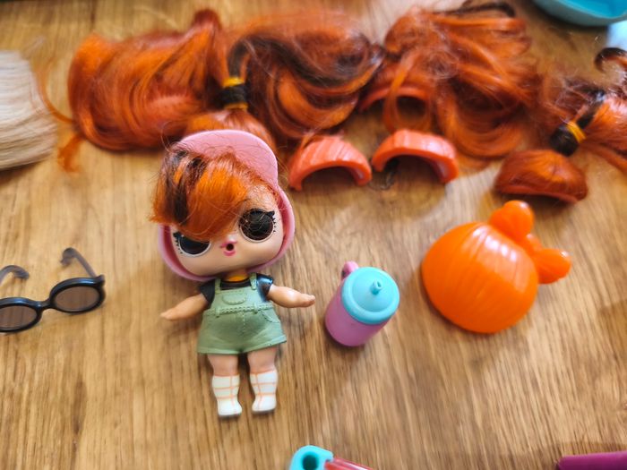 Lot de poupées LOL avec accessoires. - photo numéro 4