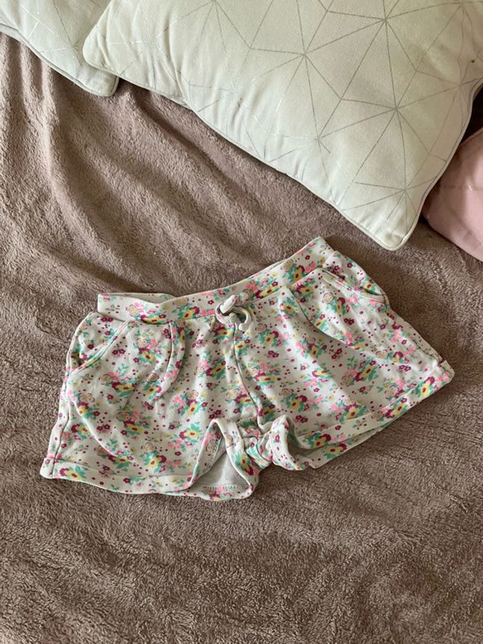 Short 3 ans