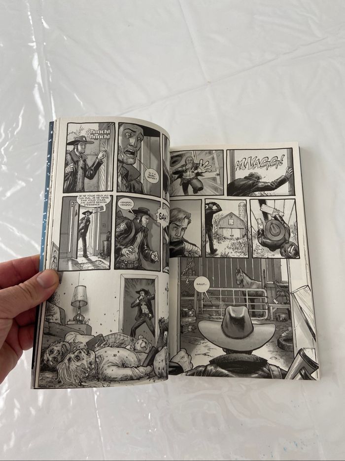 BD walking dead tome 1 passé décomposé - photo numéro 7