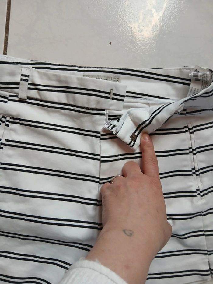 Short stradivarius taille 36 - photo numéro 3