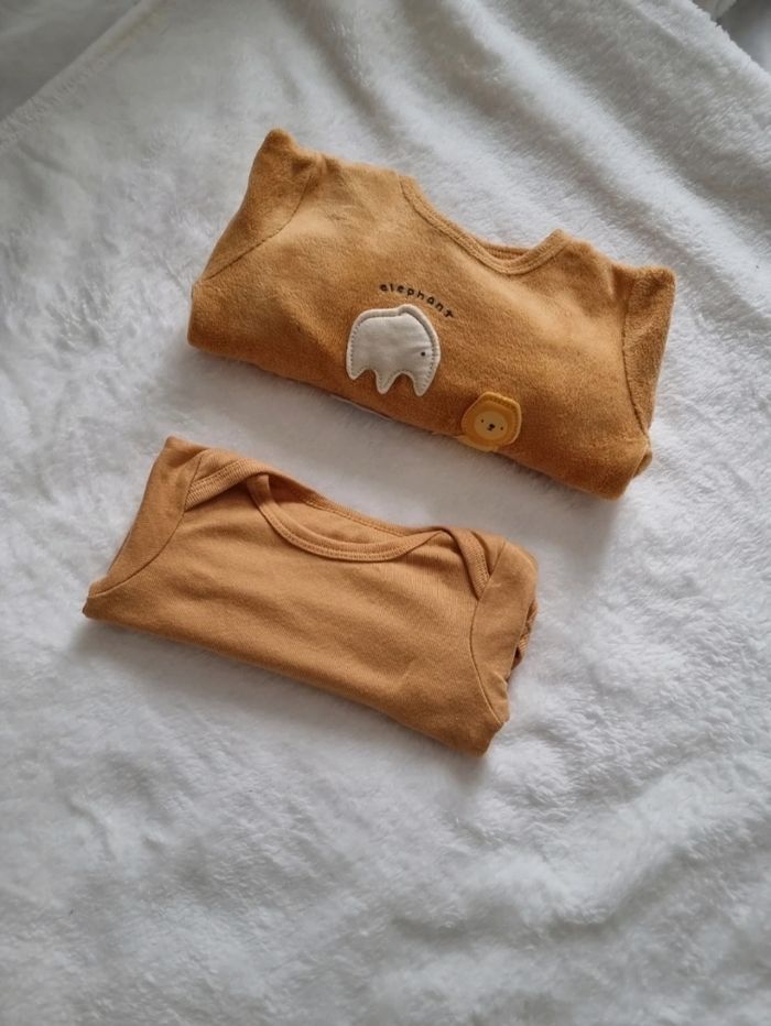 Lot Pyjamas et leurs bodies assortis - photo numéro 2