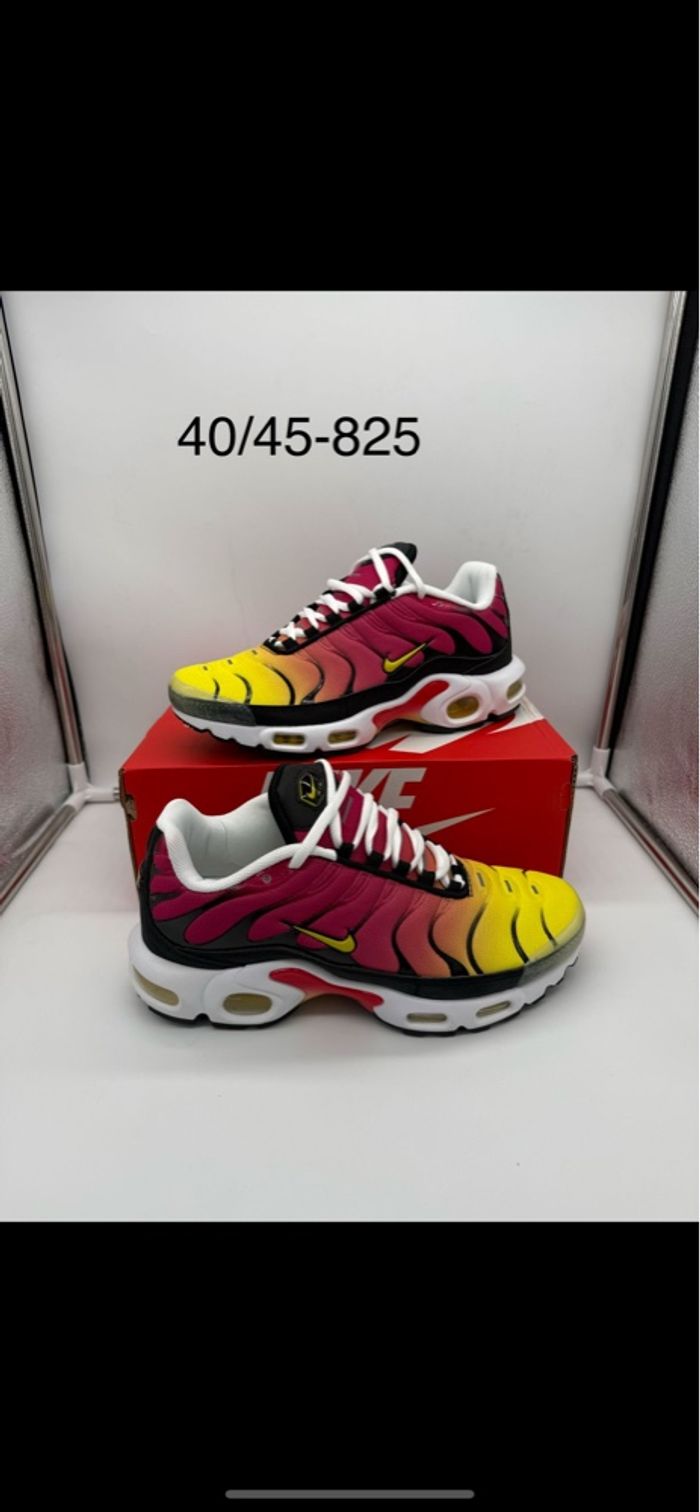 Nike tn rainbow jaune rouge 42