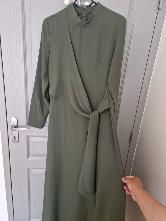 Robe longue à nouer kaki taille M Très bon état